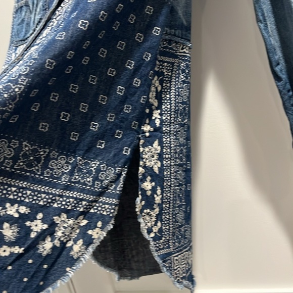 Free People XS long denim shirt - Picture 8 of 8